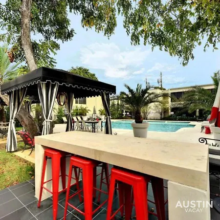 Dreamy Outdoor Space New Design In Renovated Apt-3