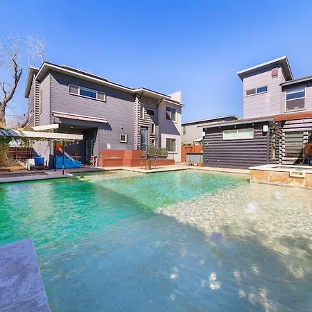 Unit B Cute 2 Bed 2 Bath Private Home With Shared Pool-2